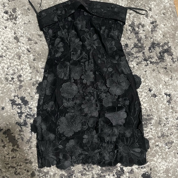 Showpo Wren Mini Dress in Black Size 6 in UK and Size 2 in USA - Picture 2 of 4